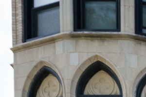 hyde park chicago apartment home CTA public transportation building with yard